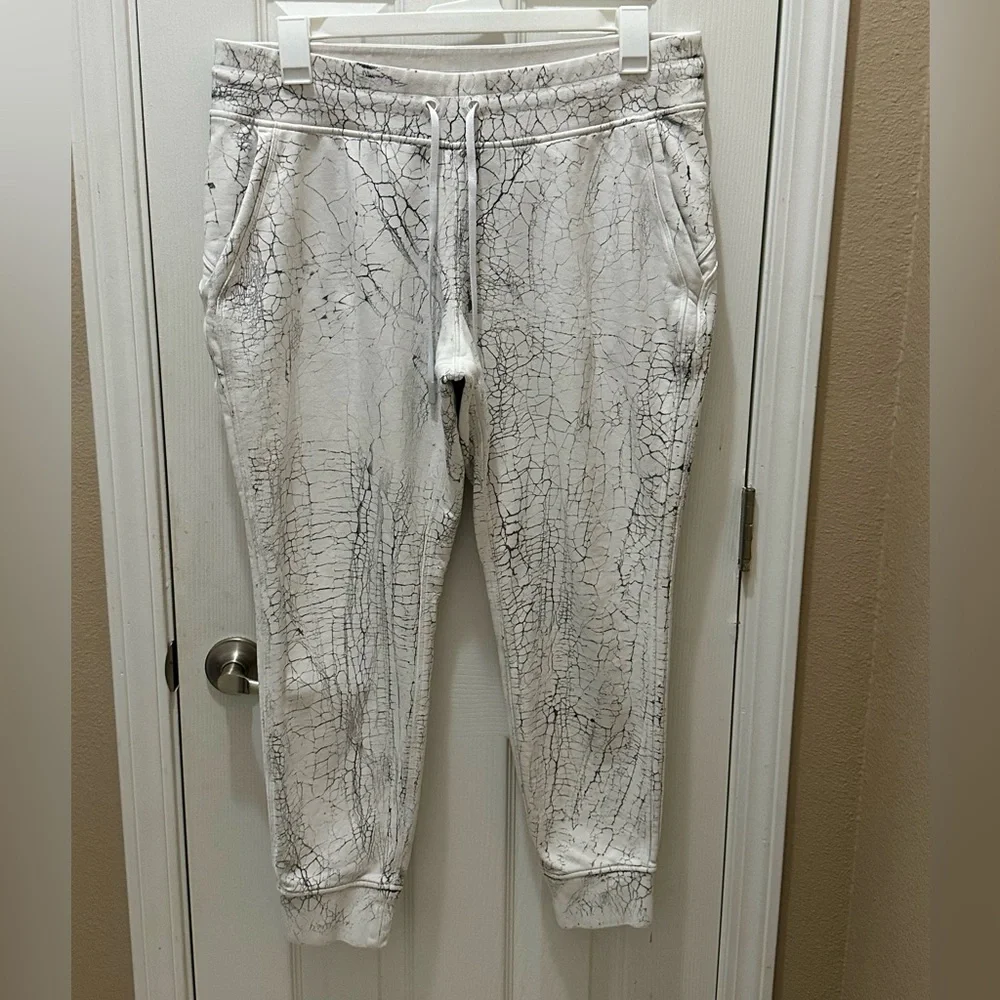 LULULEMON thick jogger pants size 14 white marbled